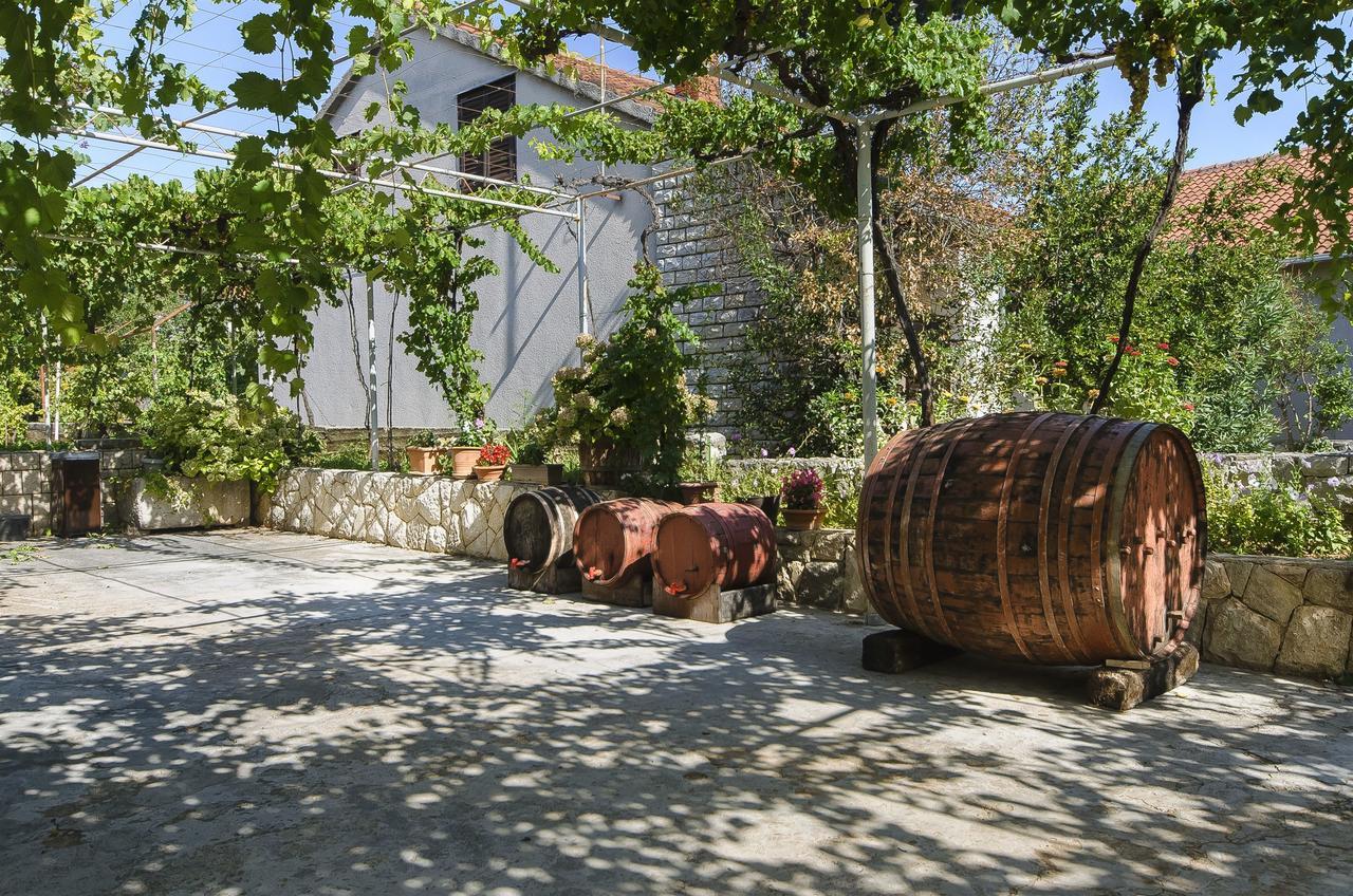 Apartment Niko Vodice Esterno foto