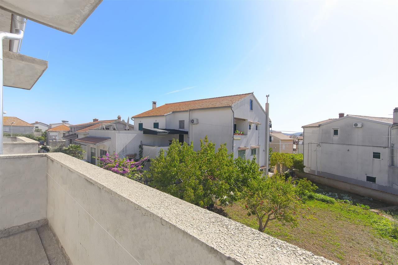 Apartment Niko Vodice Esterno foto