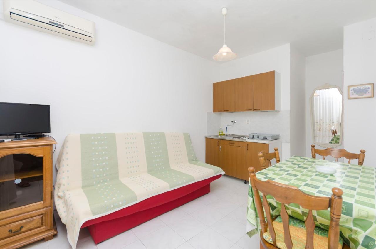 Apartment Niko Vodice Esterno foto